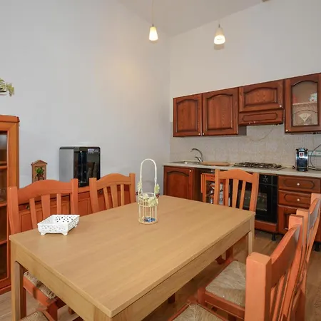 3 Bedroom In Siracusa Holiday home